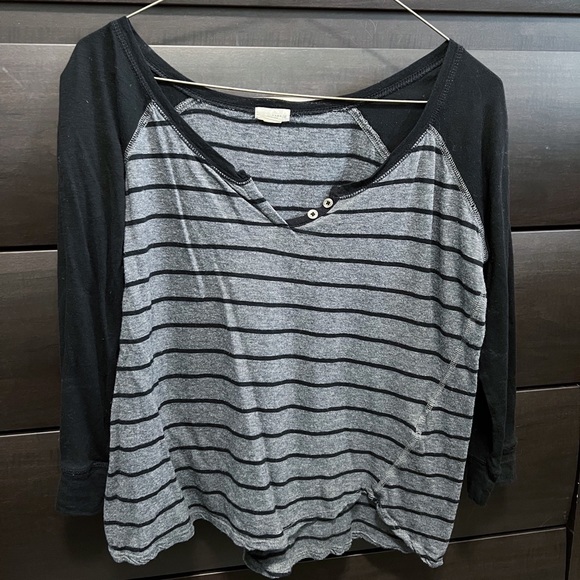 Garage 3/4 sleeve top - Picture 1 of 1